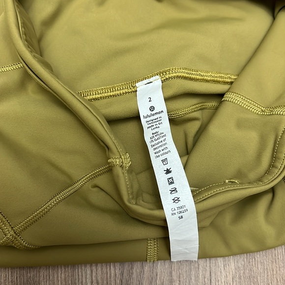 Lululemon Fast and Free High-Rise Tight 27” Non Reflective Suede in Grape Leaf 2 - Picture 5 of 7